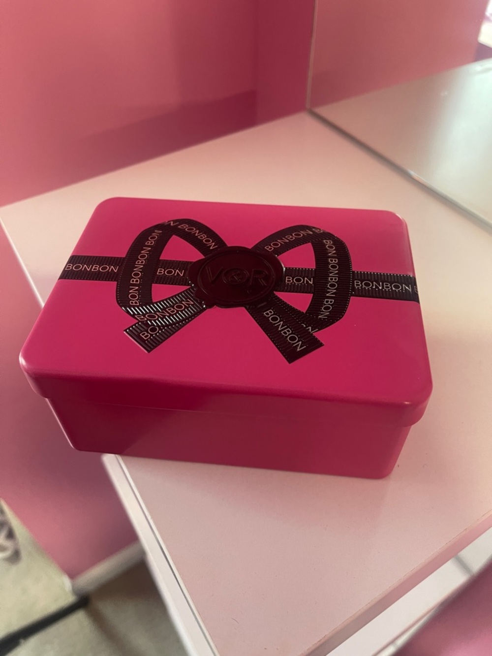 Viktor & Rolf Pink Bonbon Ribbon Tin